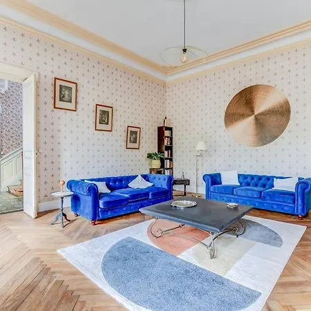 Maison Familiale - 11 Personnes - *
